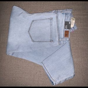 NWT RSQ. Light wash mom jeans. Sz 5